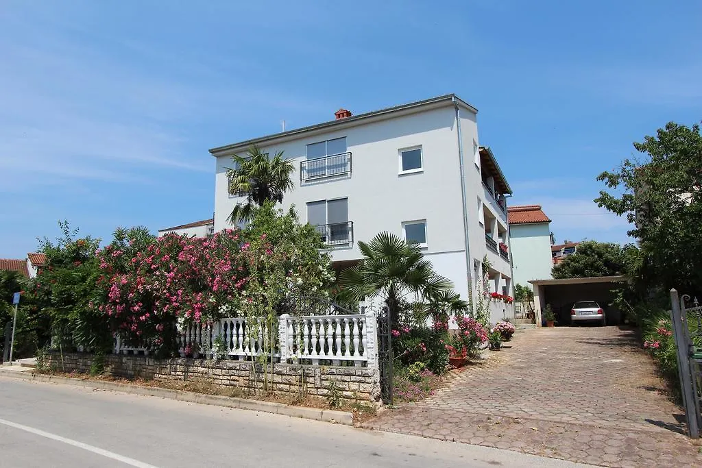 Rooms And Apartments Sally Rovigno Croazia