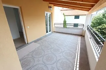 Guest house Rooms And Apartments Sally Rovinj