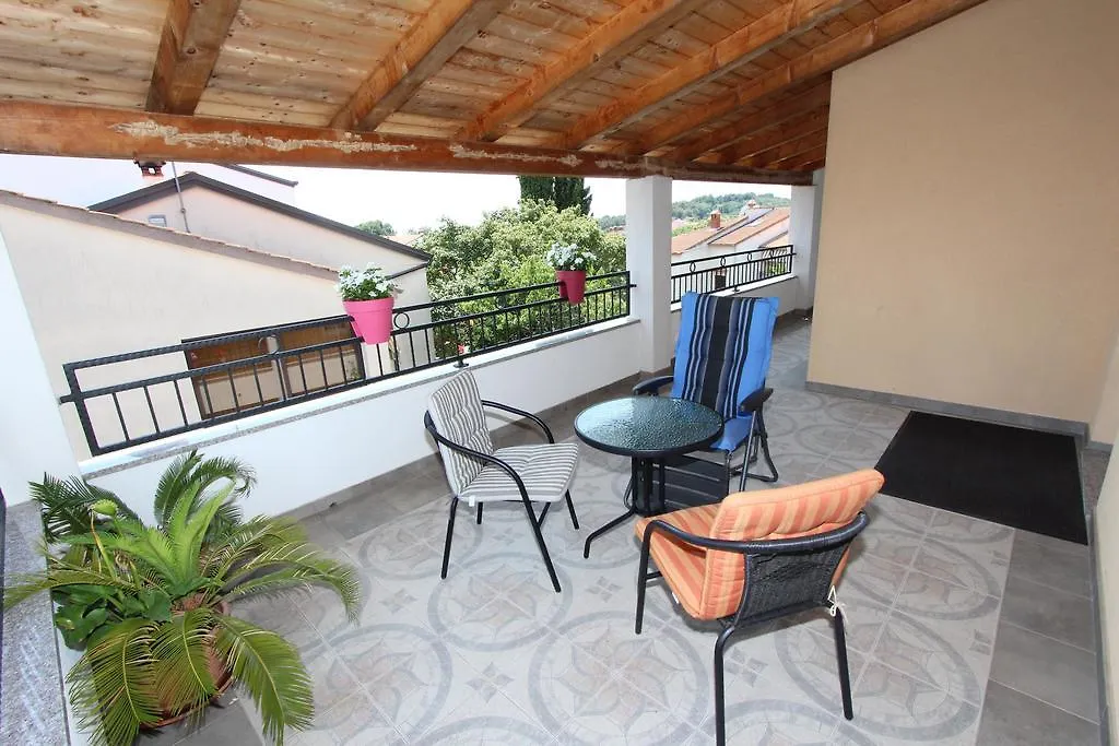 Guest house Rooms And Apartments Sally Rovinj