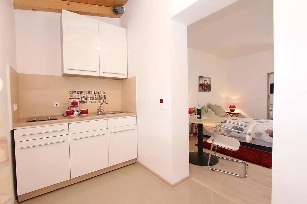 Guest house Rooms And Apartments Sally Rovinj