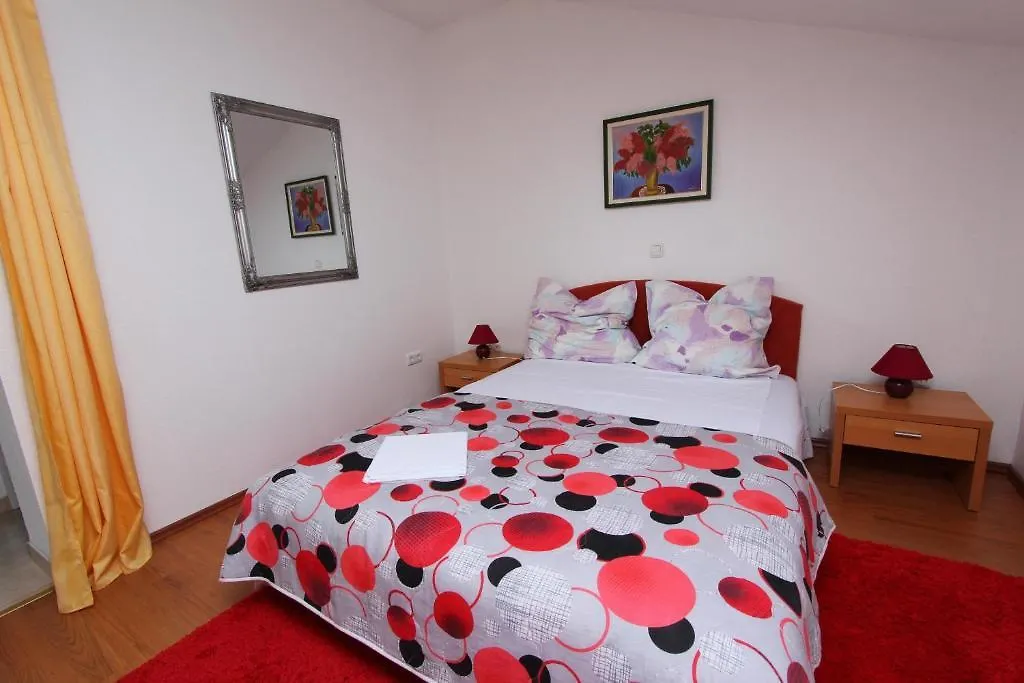 Guest house Rooms And Apartments Sally Rovinj