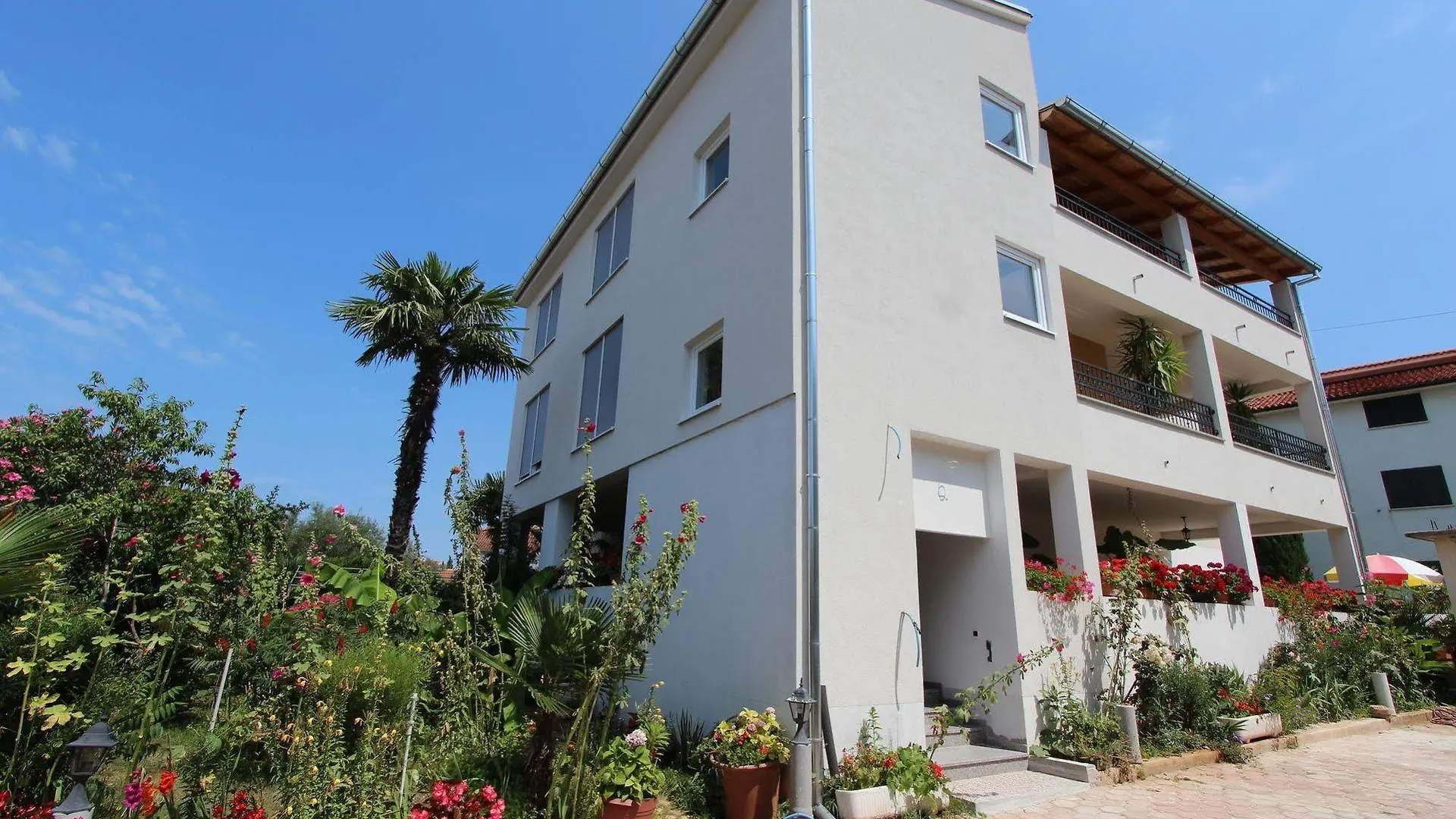 Rooms And Apartments Sally Rovinj Guest house