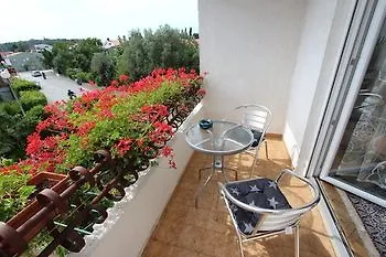 Rooms And Apartments Sally Rovinj Pensjonat