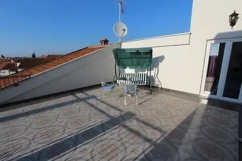 Rooms And Apartments Sally Rovinj Pensjonat