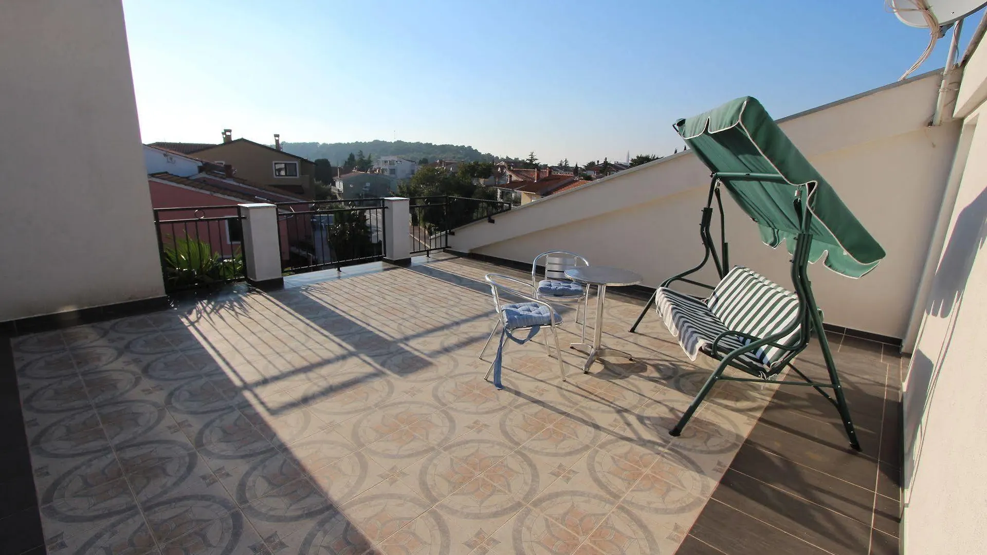 Rooms And Apartments Sally Rovinj Pensjonat